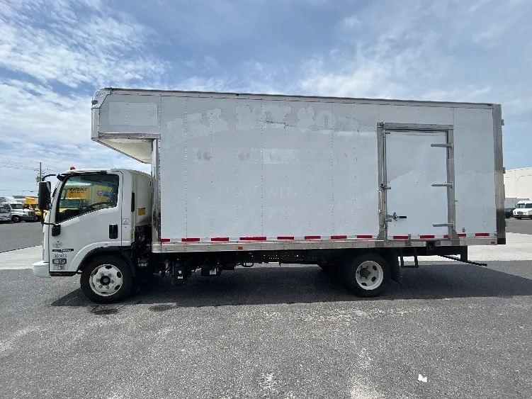 2020 Isuzu NRR in Hammond, LA — photo 4