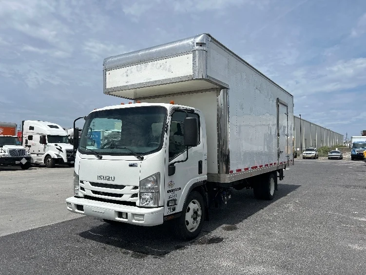 2020 Isuzu NRR in Hammond, LA — photo 3