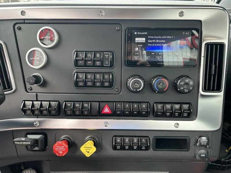 2026 Western Star 47X in Pittsburgh, PA — photo 14