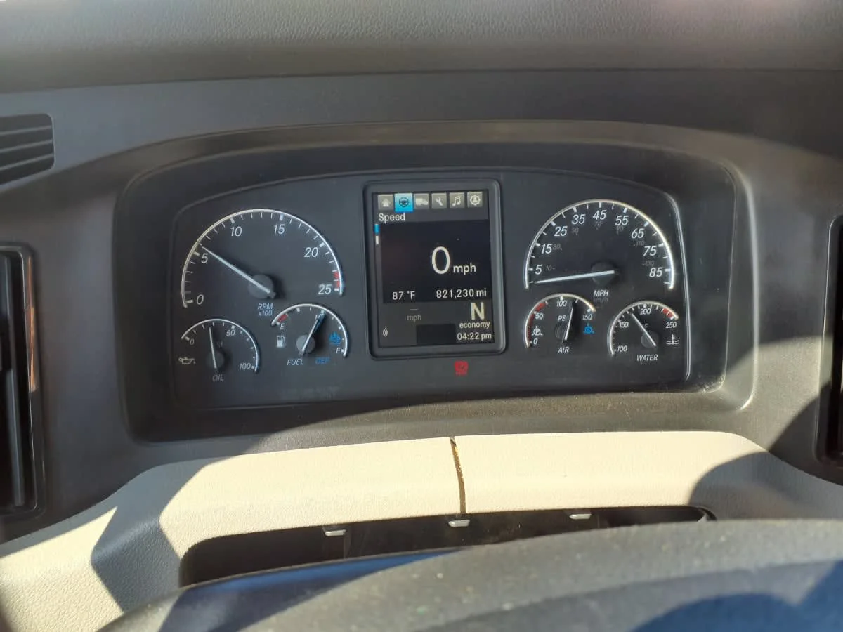 2021 Freightliner Cascadia in O'fallon, MO — photo 10
