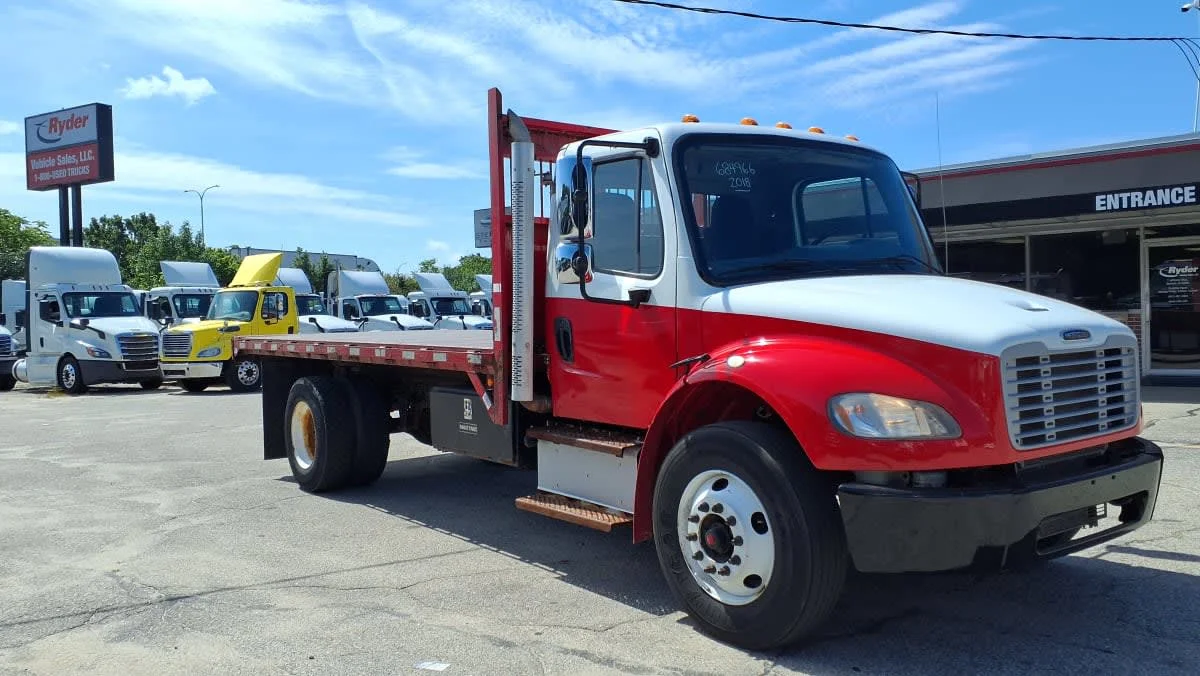 2018 Freightliner M2 106 in Warwick, RI — photo 3