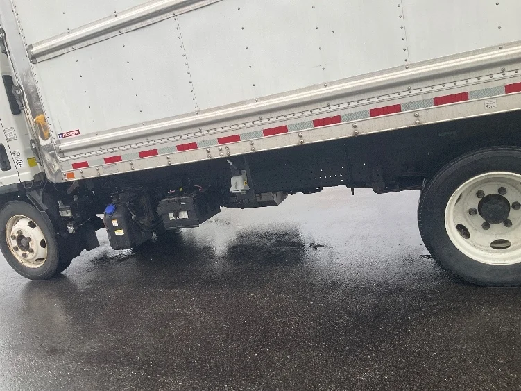 2021 Isuzu NRR - image 5