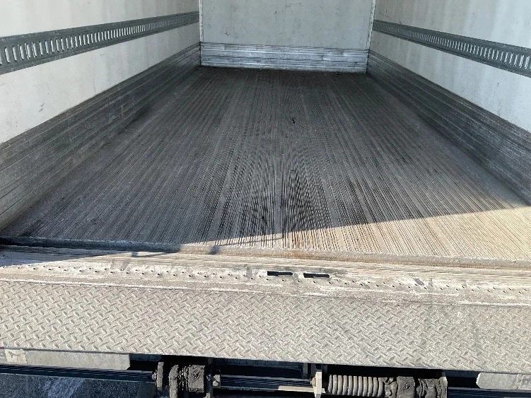 2021 Isuzu NRR - image 10