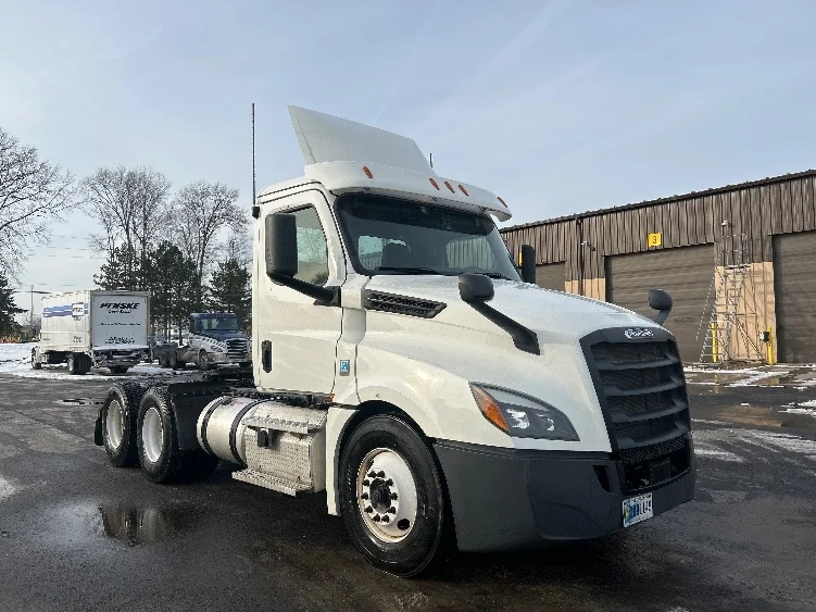 2020 Freightliner Cascadia in Middlefield, OH