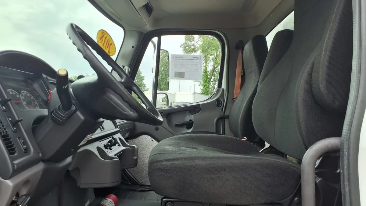 2018 Freightliner M2 106 in West Chester, OH — photo 7