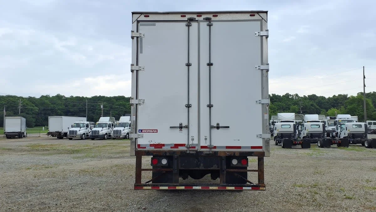 2018 Freightliner M2 106 in West Chester, OH — photo 5