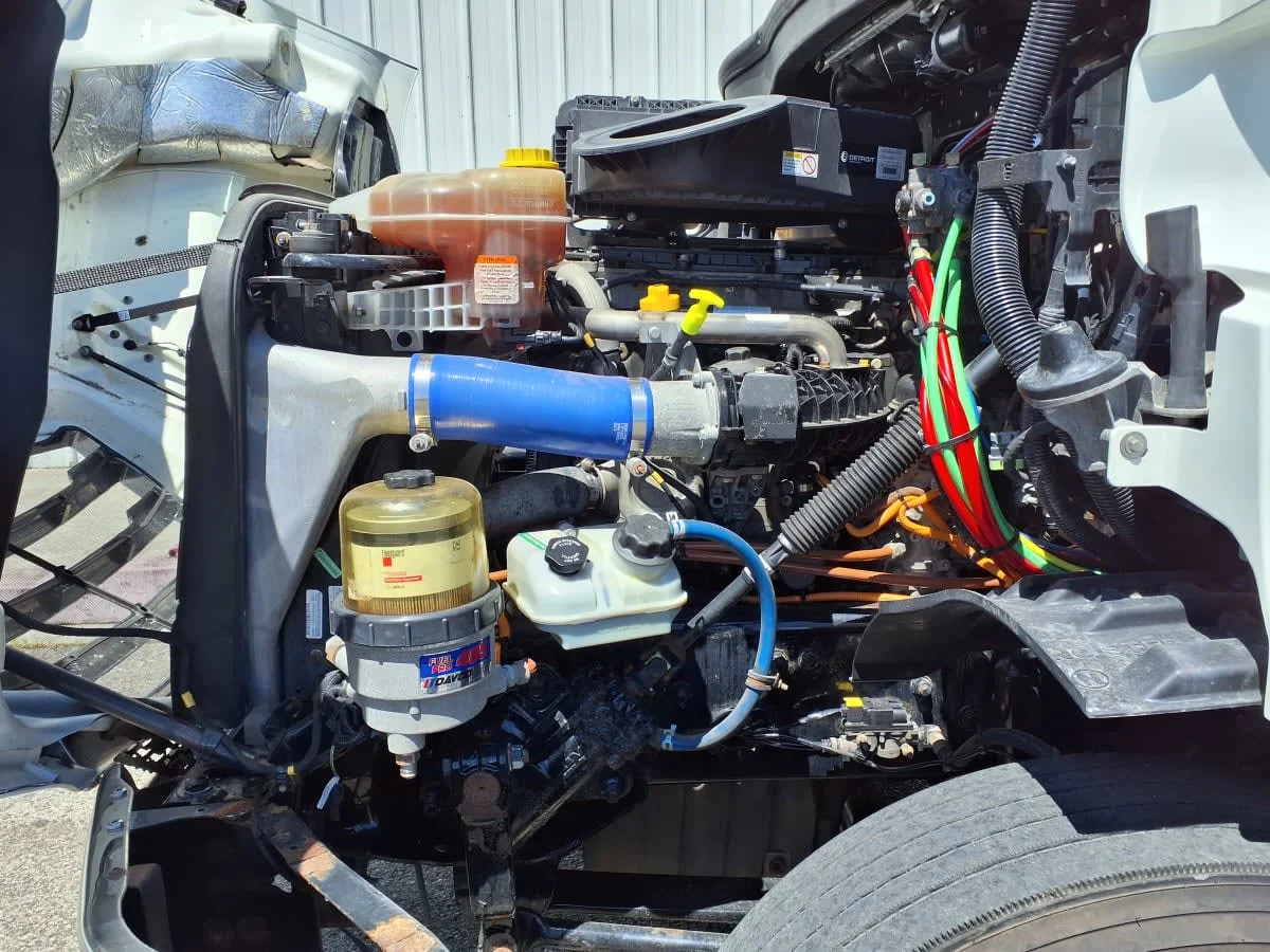 2020 Freightliner Cascadia in Knoxville, TN — photo 8