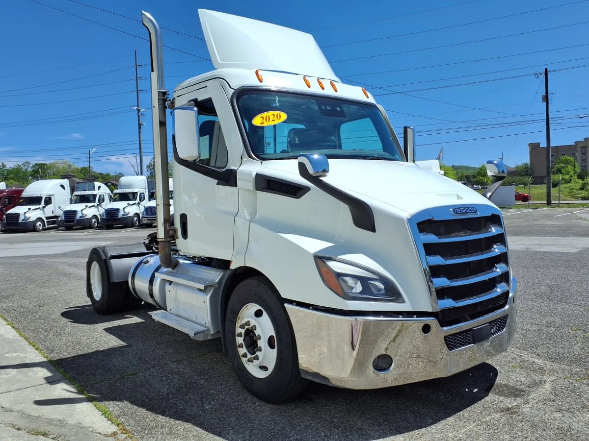 2020 Freightliner Cascadia in Knoxville, TN — photo 3