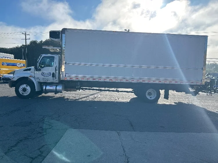 2022 International MV - image 4