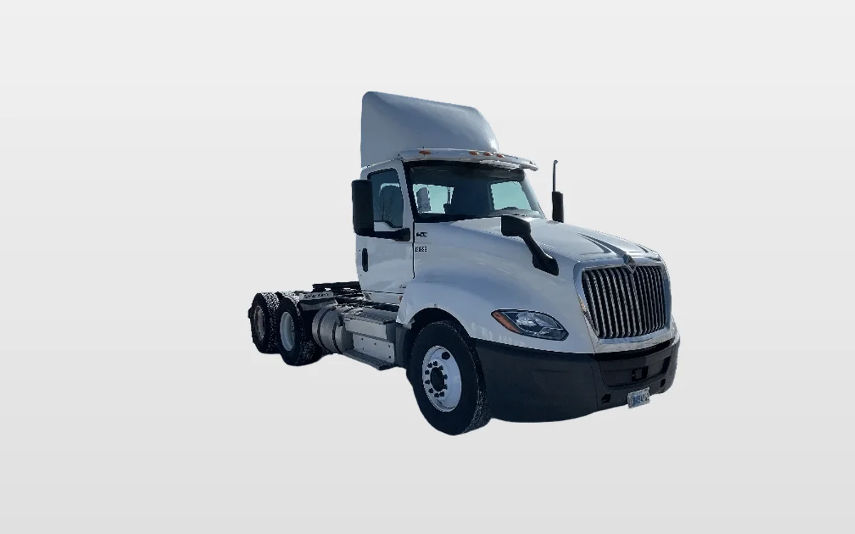 2019 International LT - image 1