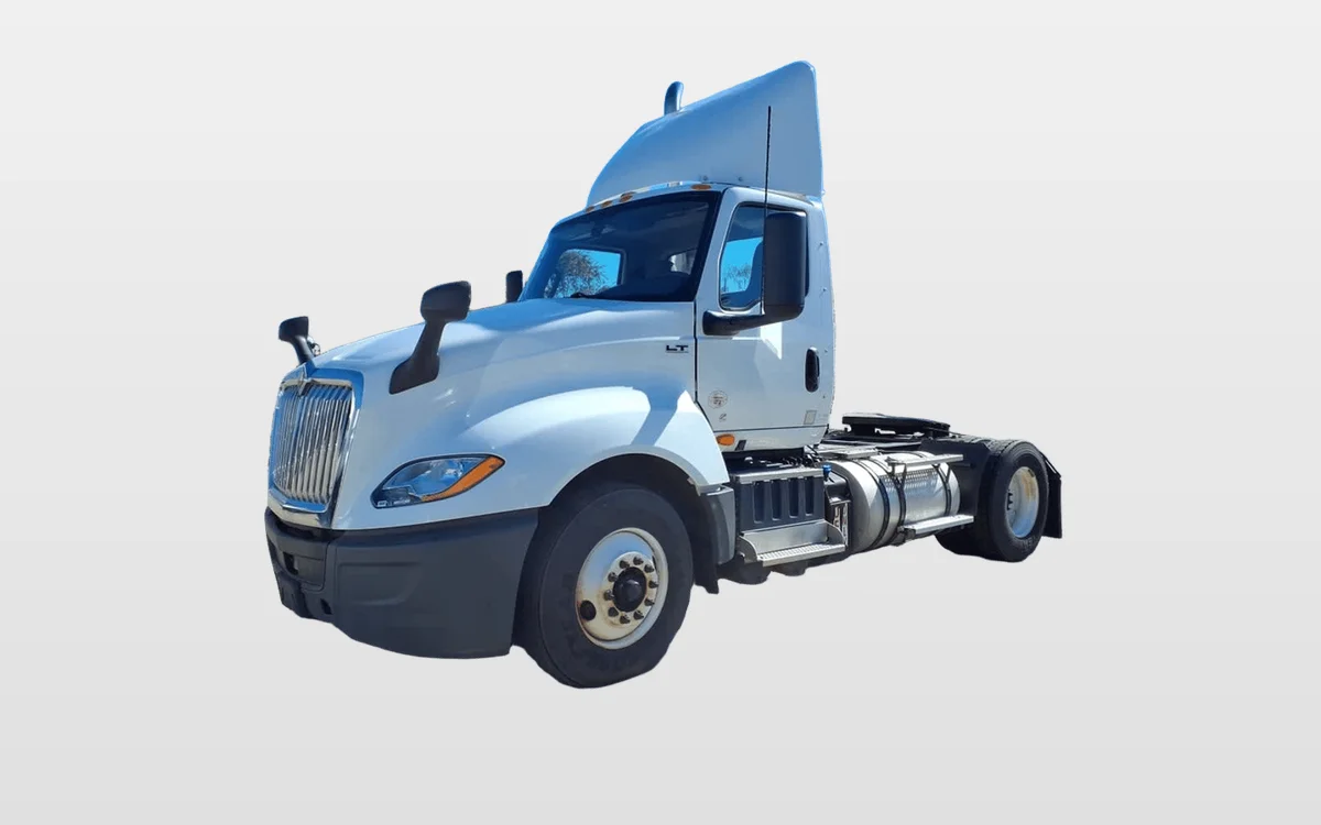 2021 International LT - image 1