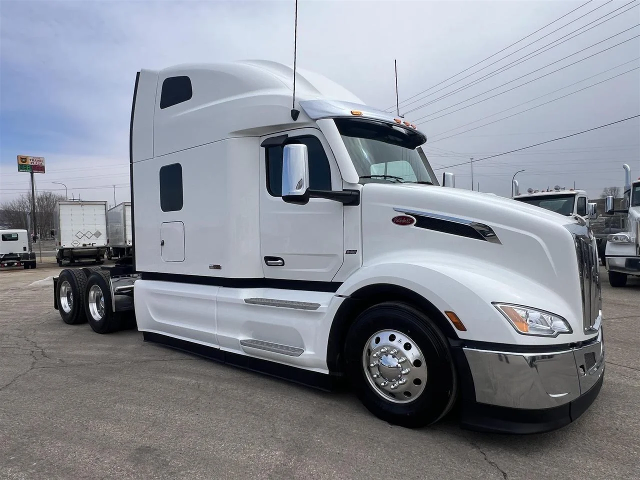 2027 Peterbilt 579 - image 3