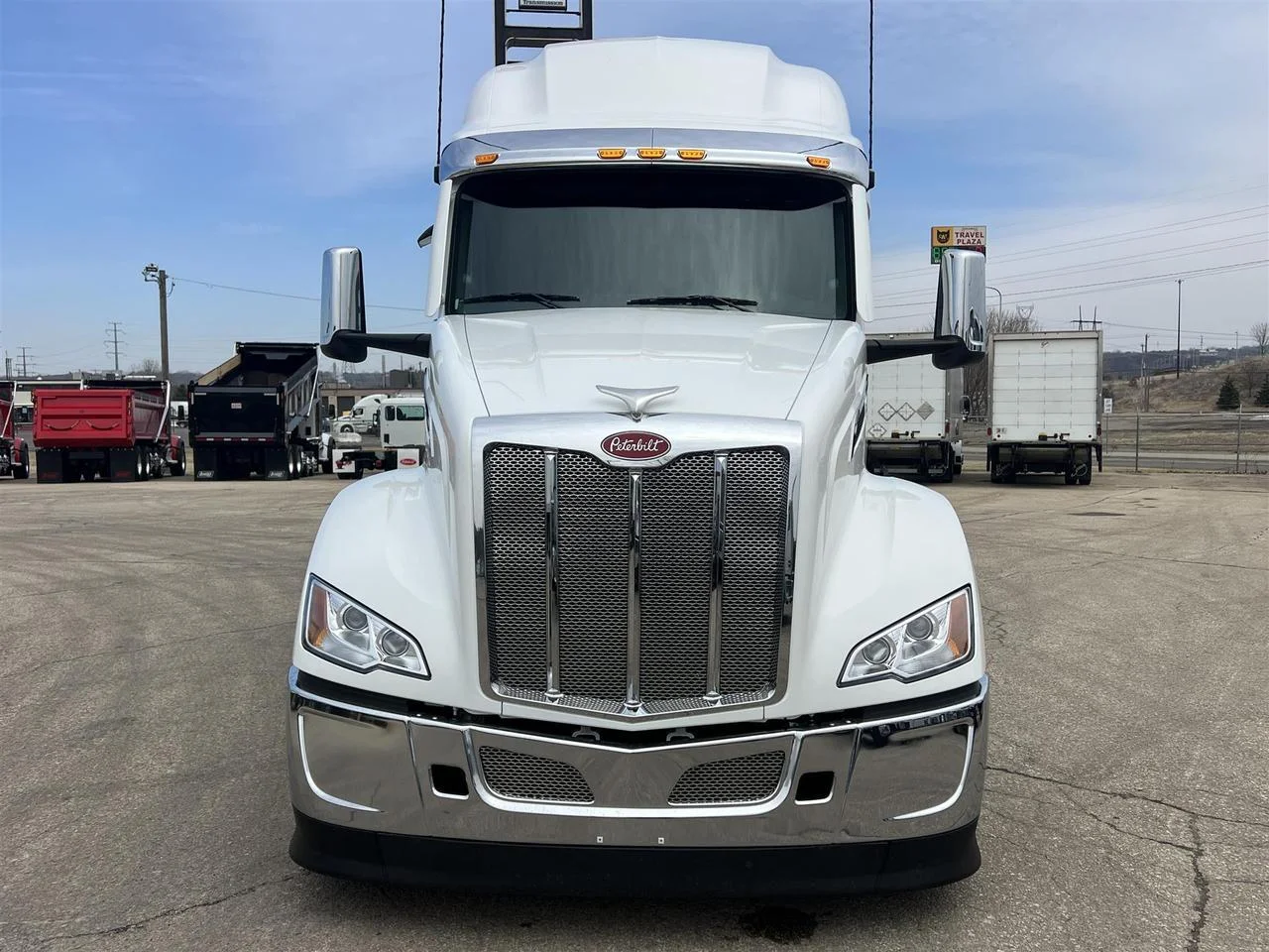 2027 Peterbilt 579 - image 2