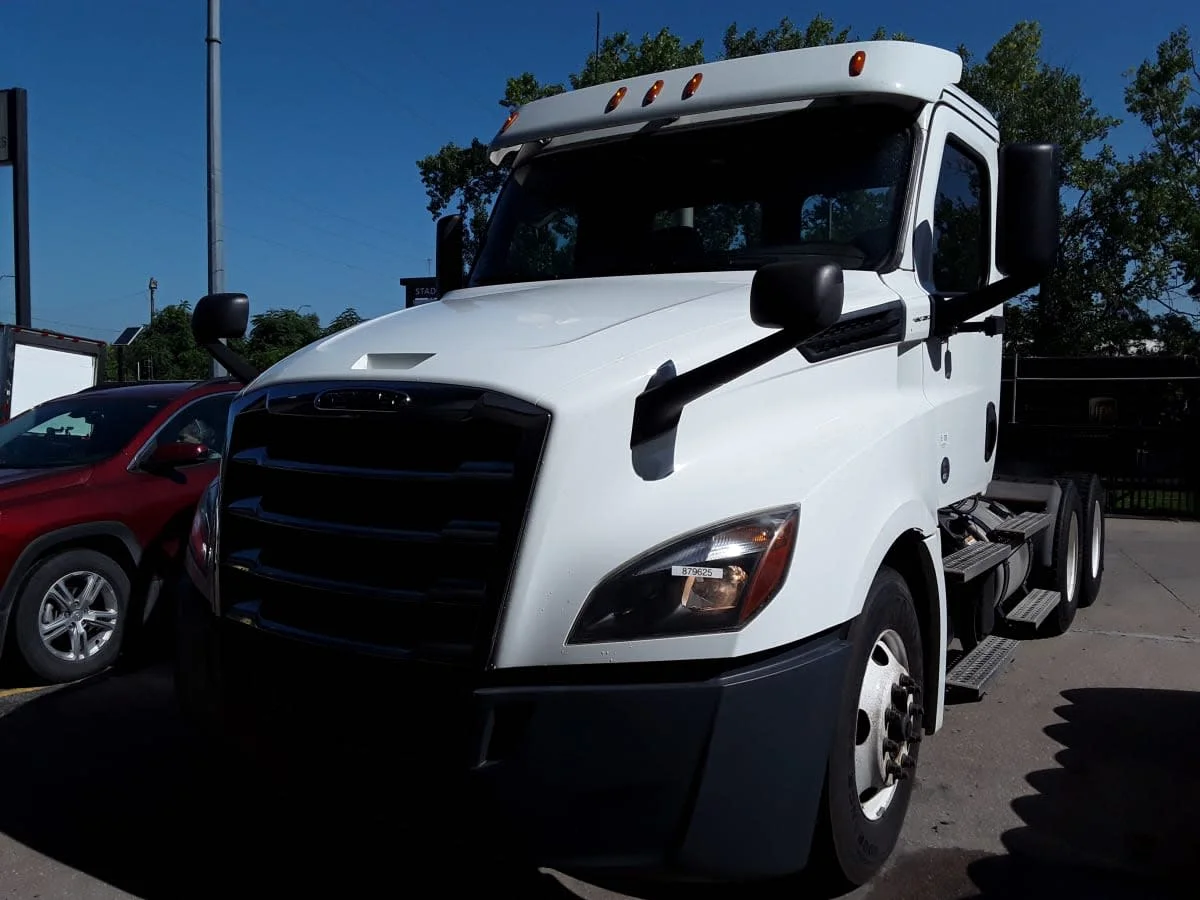 2020 Freightliner Cascadia in Kansas City, MO