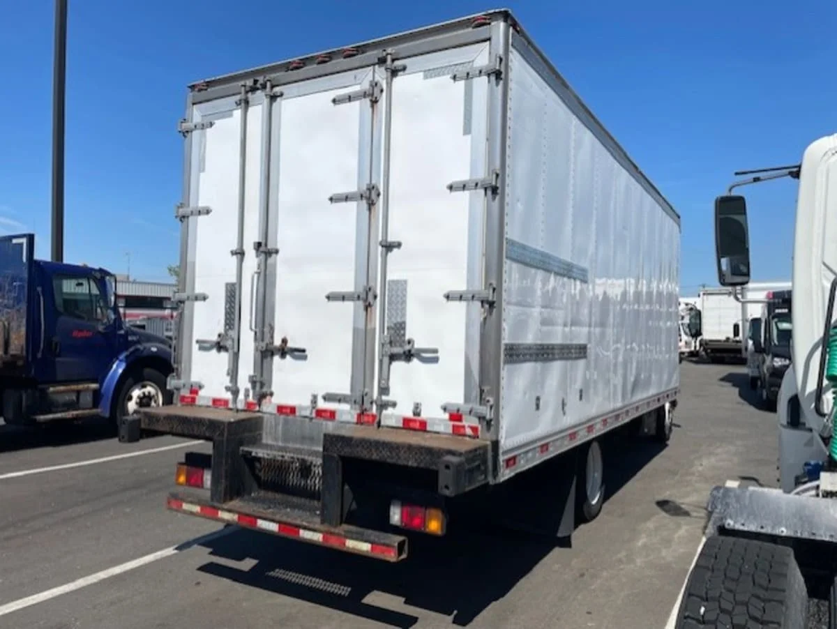 2019 Isuzu NQR in Farmingdale, NY — photo 4