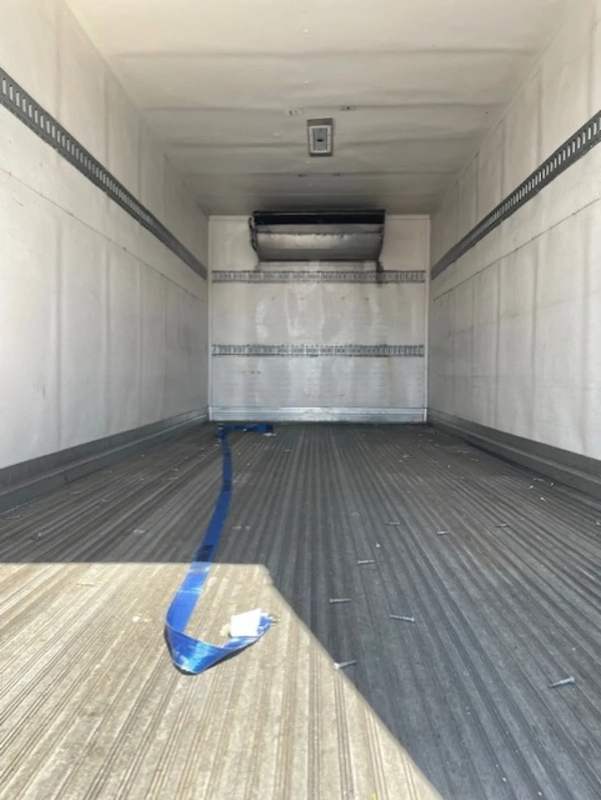 2019 Isuzu NQR in Farmingdale, NY — photo 9