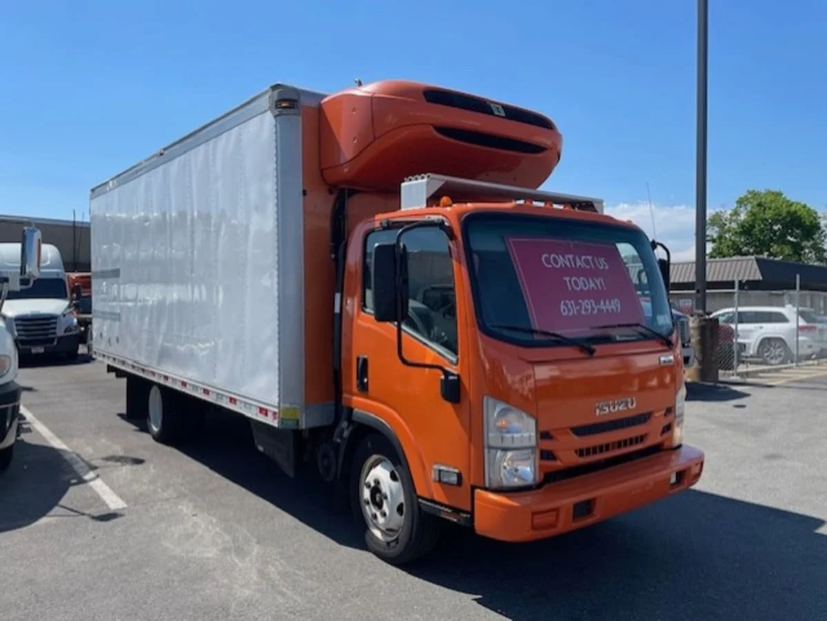 2019 Isuzu NQR in Farmingdale, NY — photo 3