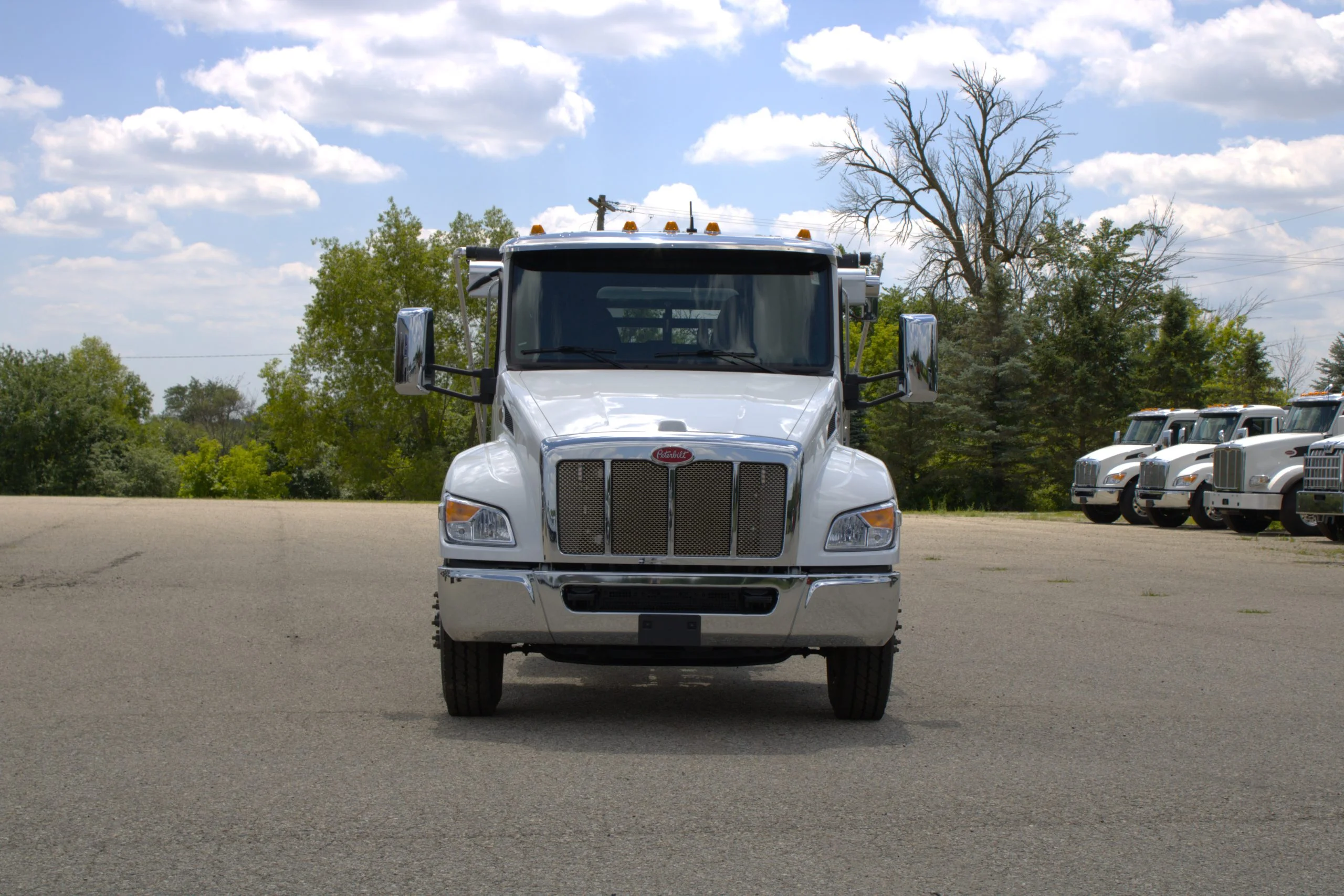 2026 Peterbilt 536 — photo 2