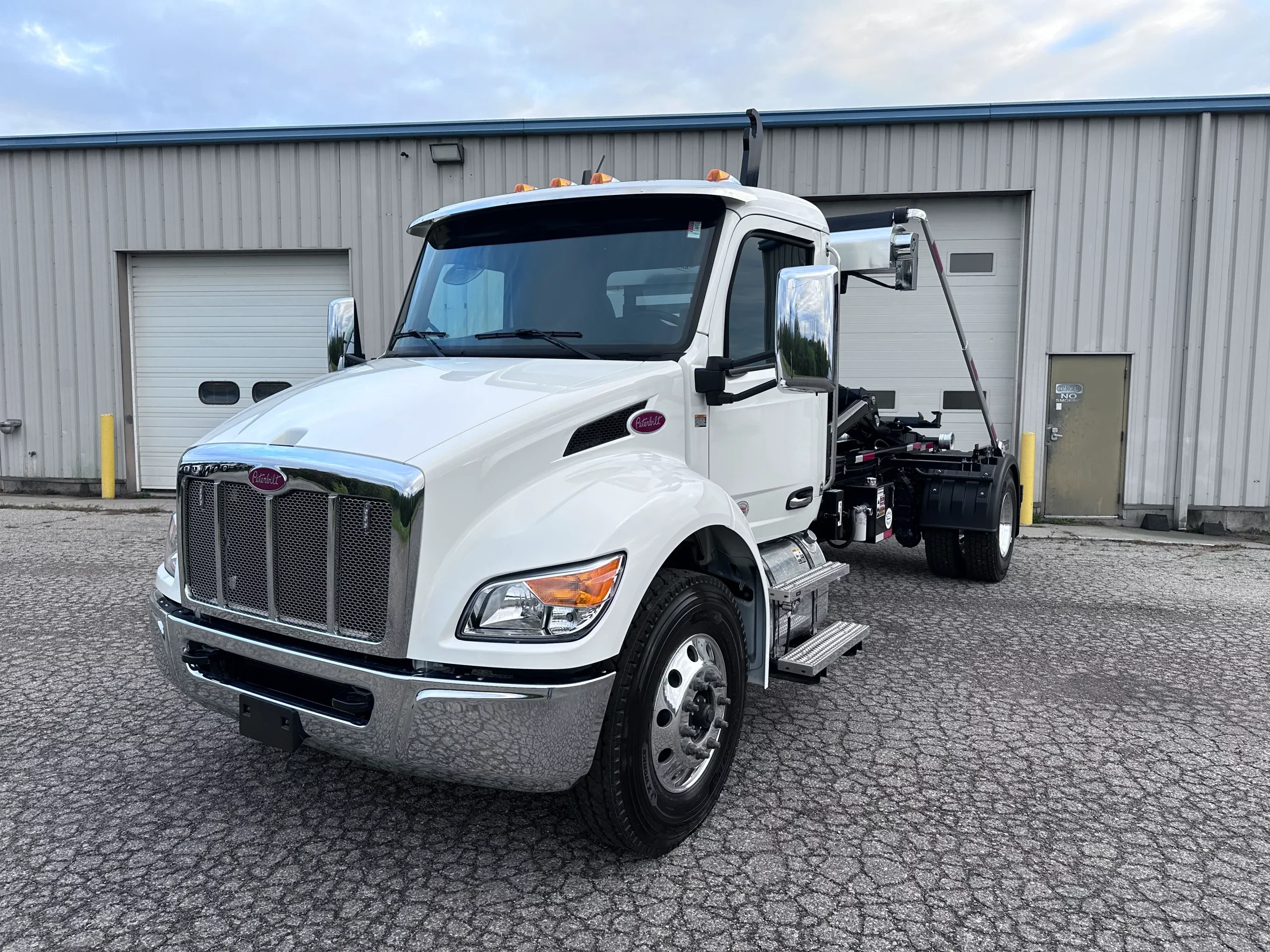 2026 Peterbilt 536 - image 3