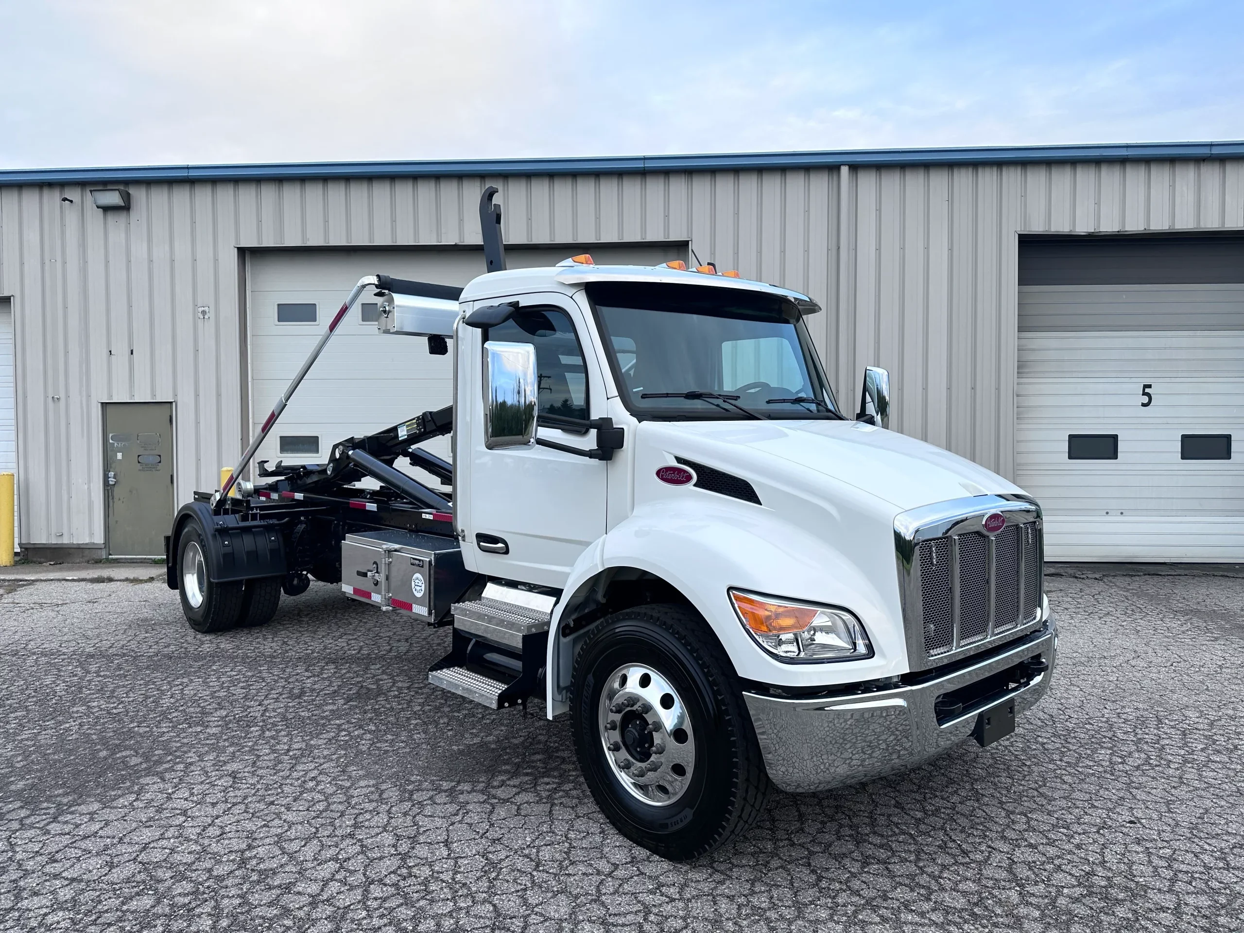 2026 Peterbilt 536
