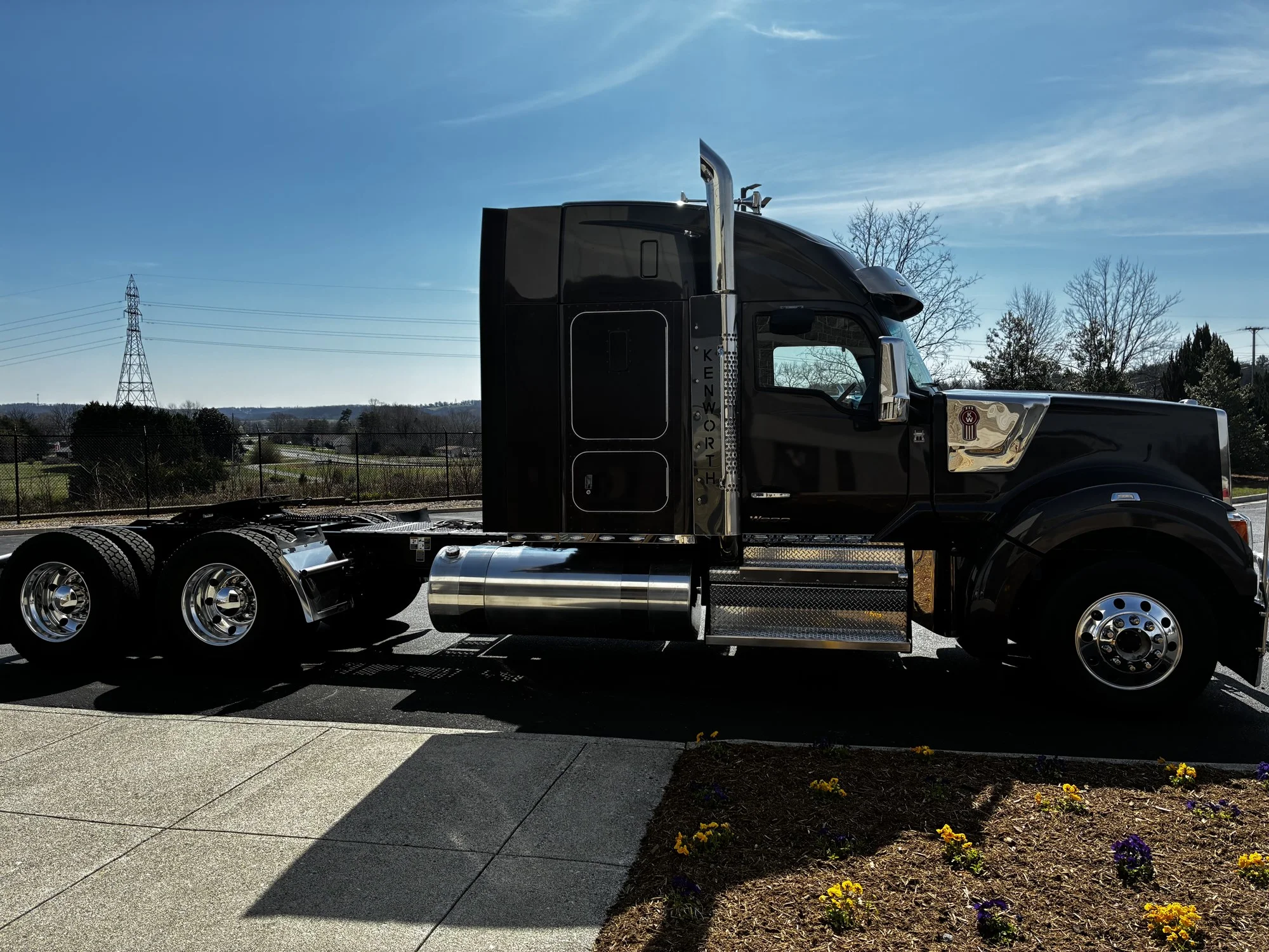2023 Kenworth W990 - image 4