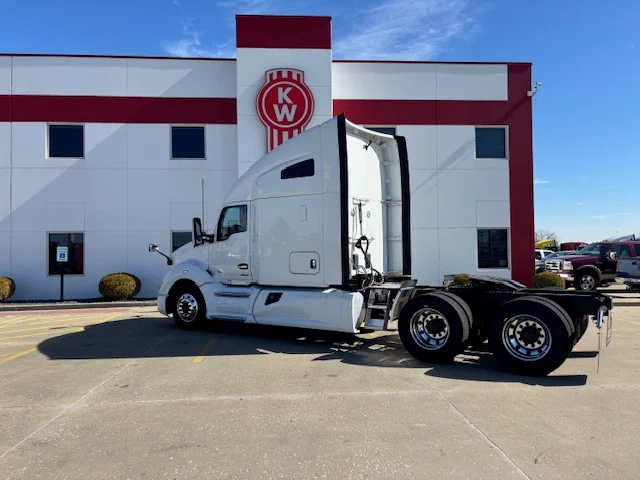 2022 Kenworth T680 - image 6