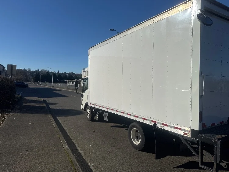 2019 Isuzu NPR - image 3