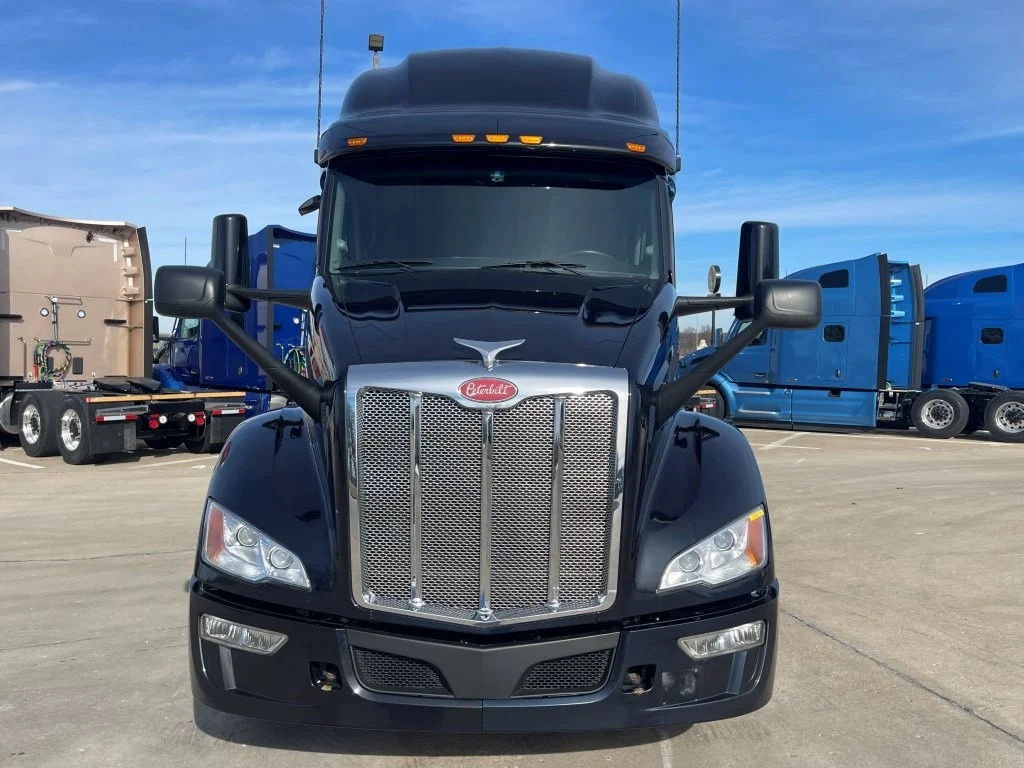 2023 Peterbilt 579 in Hattiesburg, MS — photo 8