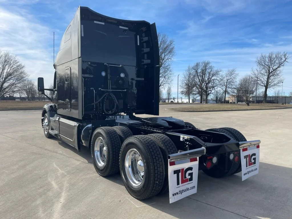 2023 Peterbilt 579 in Hattiesburg, MS — photo 3