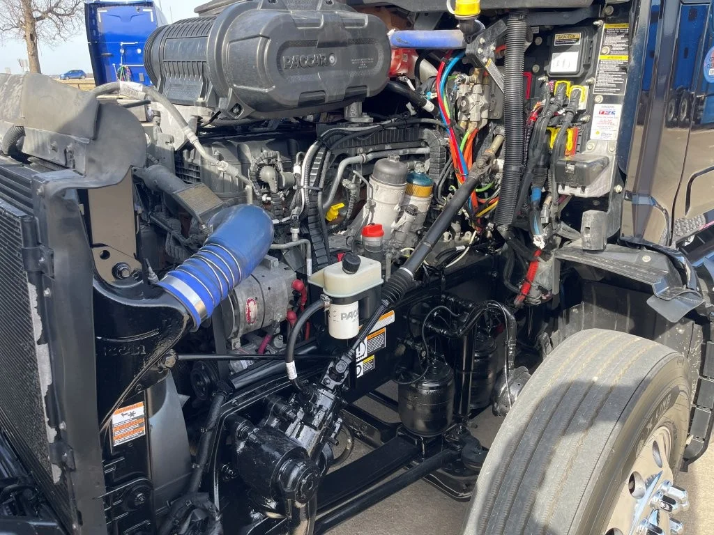 2023 Peterbilt 579 in Hattiesburg, MS — photo 9