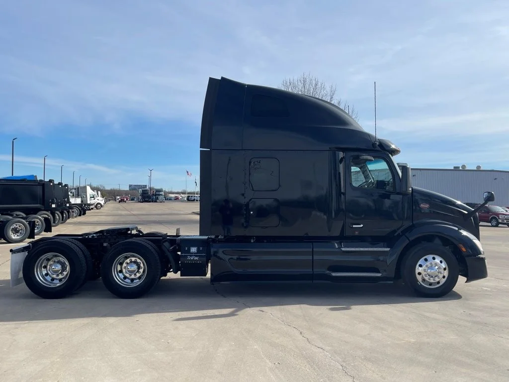 2023 Peterbilt 579 in Hattiesburg, MS — photo 6
