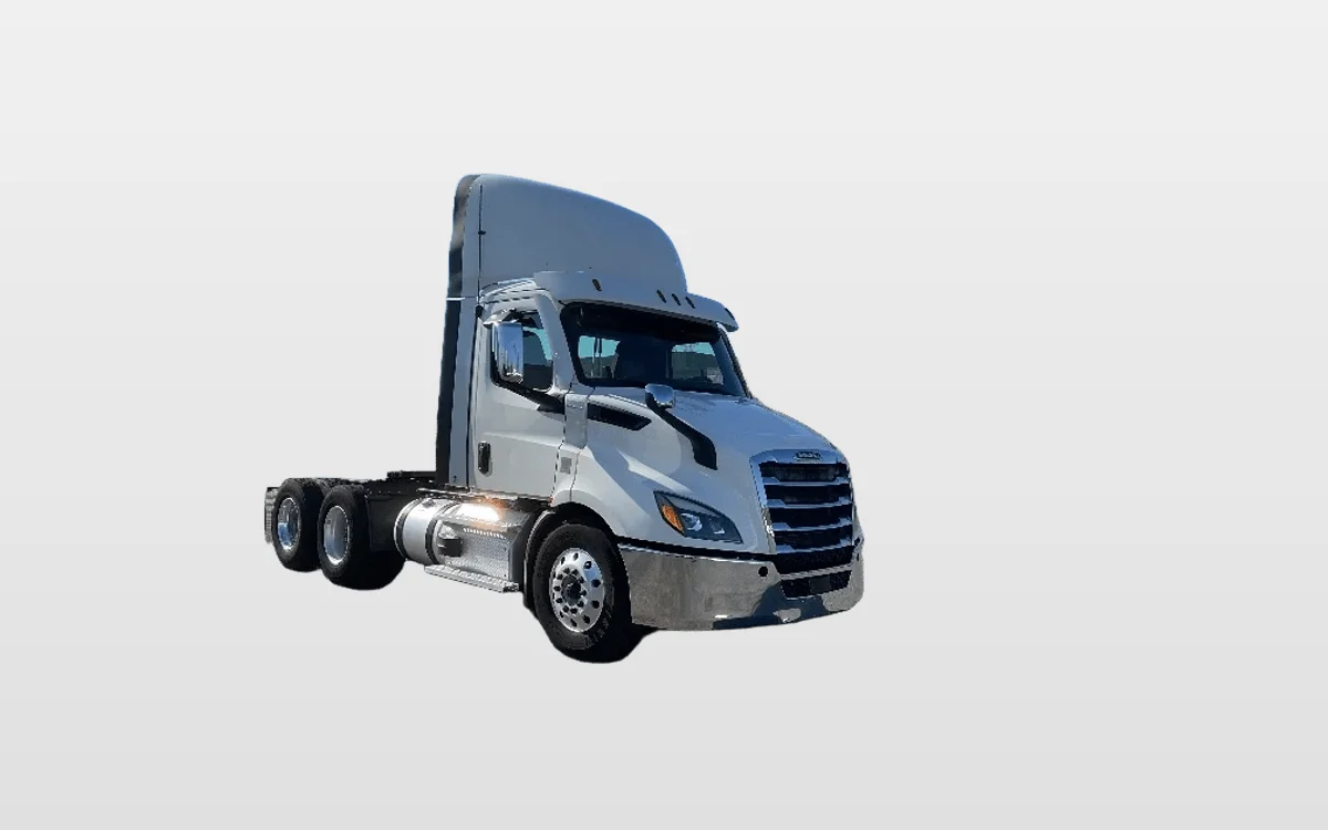 2021 Freightliner Cascadia - image 1