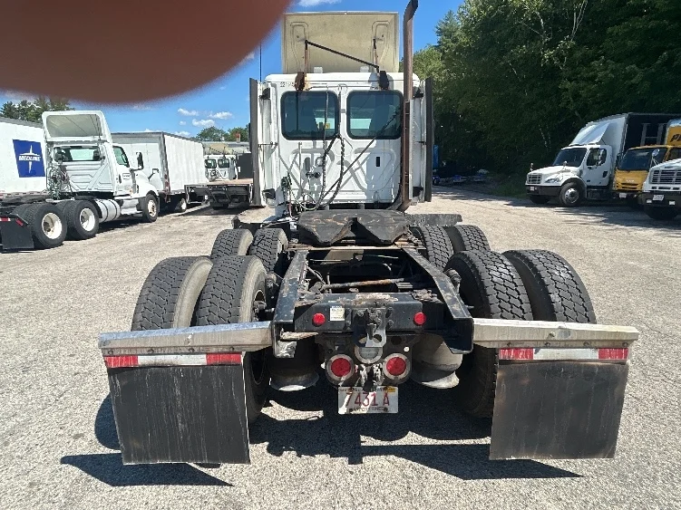 2019 Freightliner Cascadia in Auburn, MA — photo 6