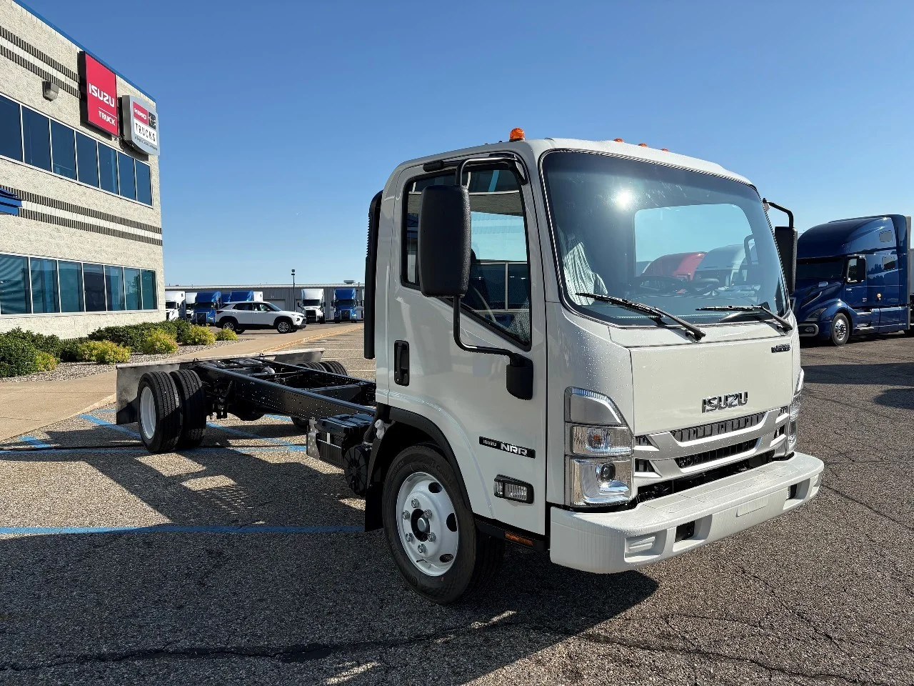 2026 Isuzu NRR in Byron Center, MI — photo 2