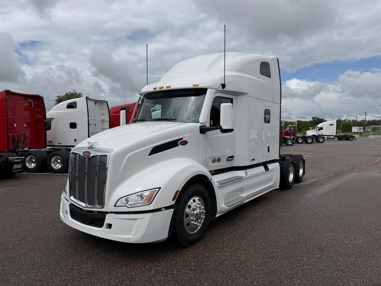 2027 Peterbilt 579 in Eau Claire, WI — photo 12