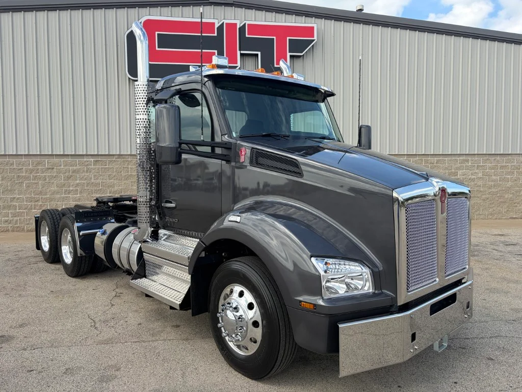 2027 Kenworth T880 in Morton, IL — photo 3