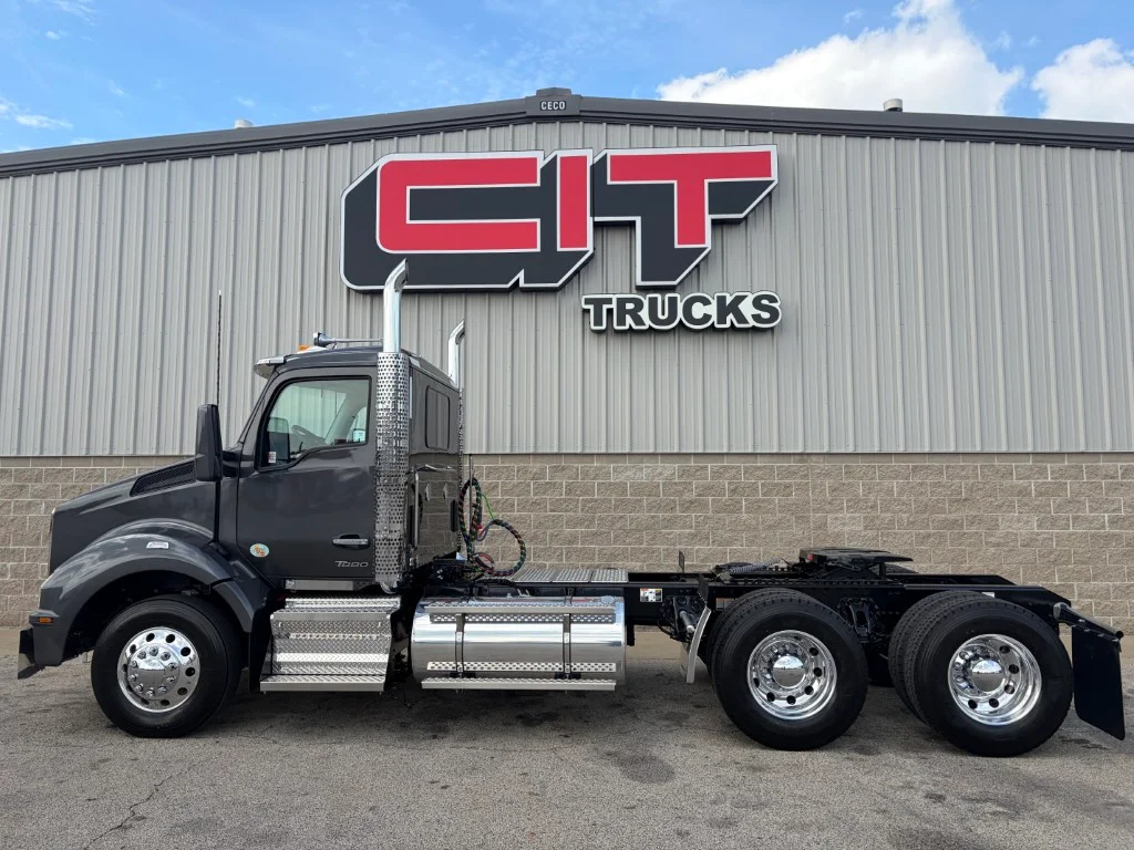 2027 Kenworth T880 in Morton, IL — photo 5