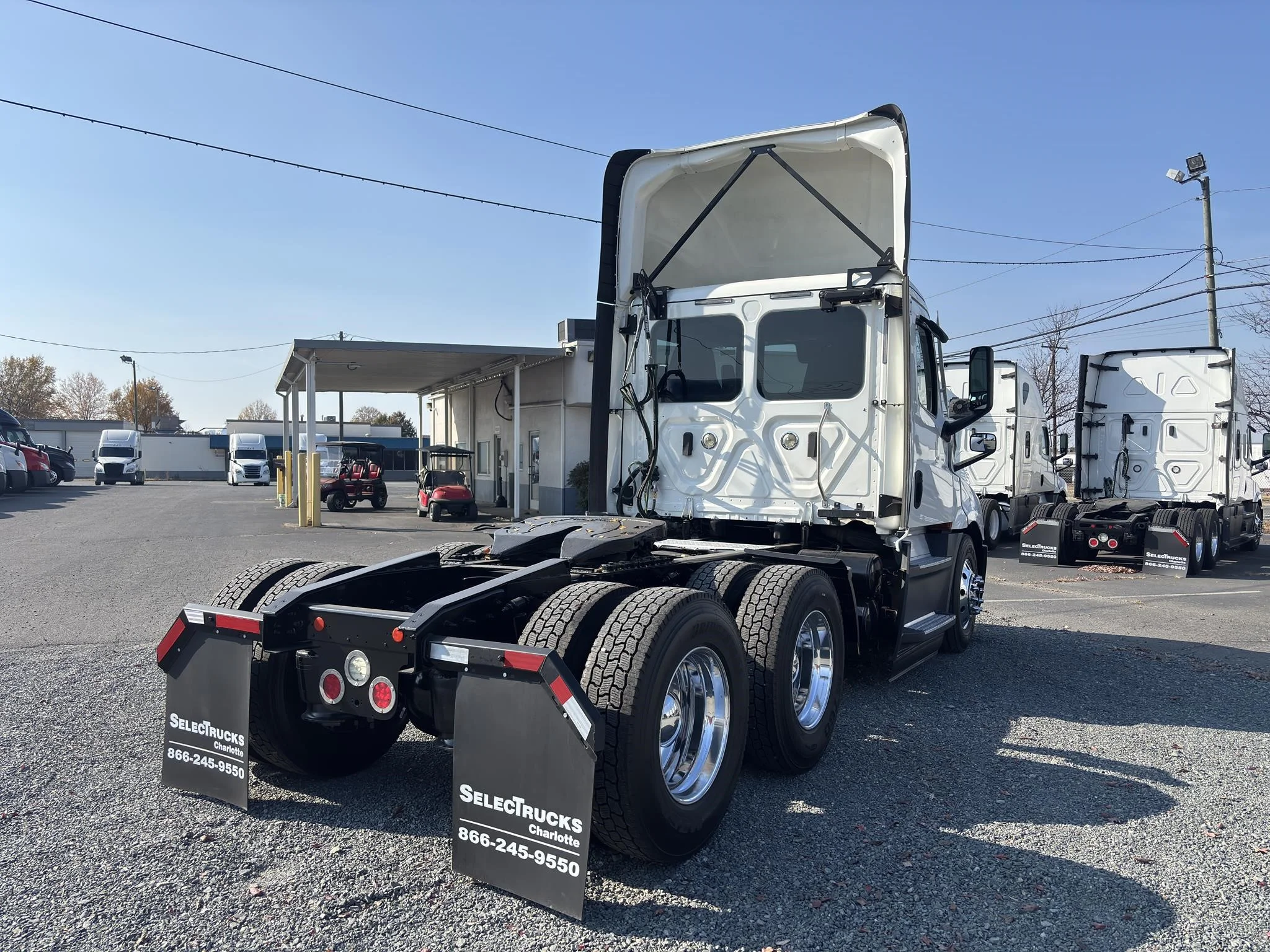2020 Freightliner Cascadia in Charlotte, NC — photo 6