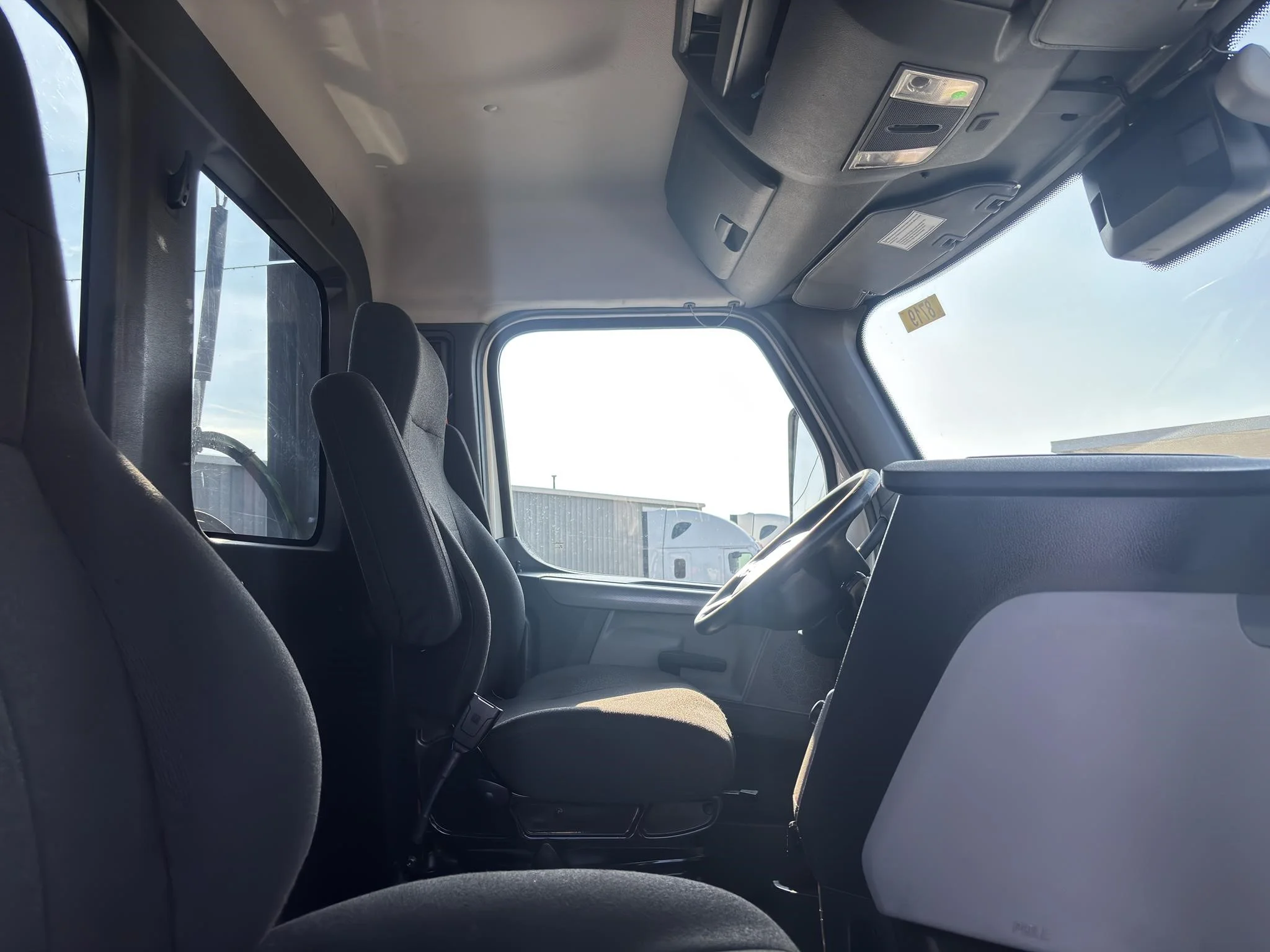 2020 Freightliner Cascadia in Charlotte, NC — photo 12