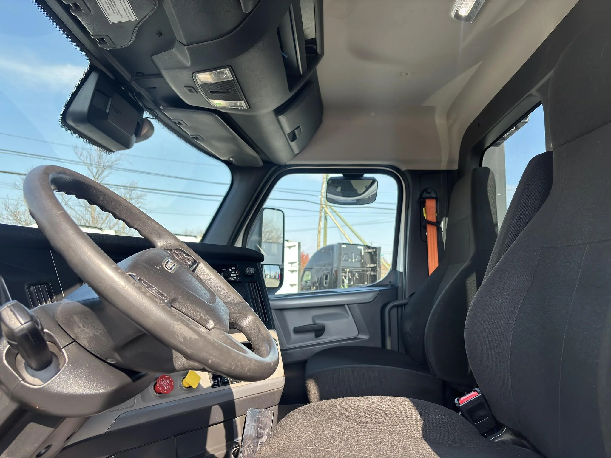 2020 Freightliner Cascadia in Charlotte, NC — photo 10
