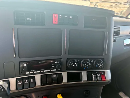 2023 Kenworth T680 in Tulsa, OK — photo 16