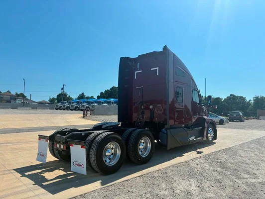 2023 Kenworth T680 in Tulsa, OK — photo 4