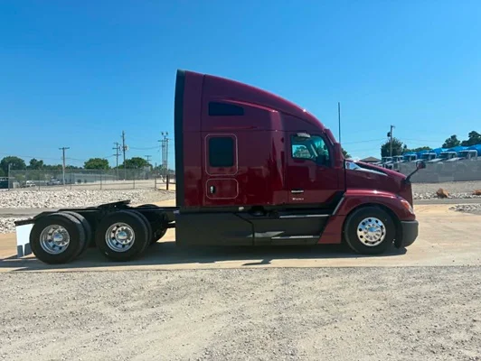 2023 Kenworth T680 in Tulsa, OK — photo 2