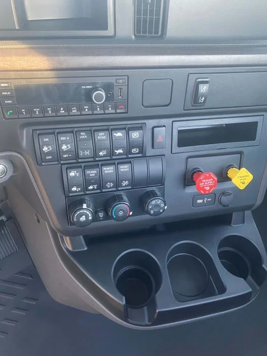 2026 International LT - image 13