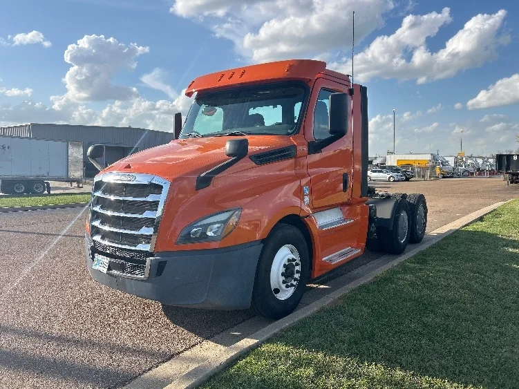 2019 Freightliner Cascadia in Richland, MS — photo 3