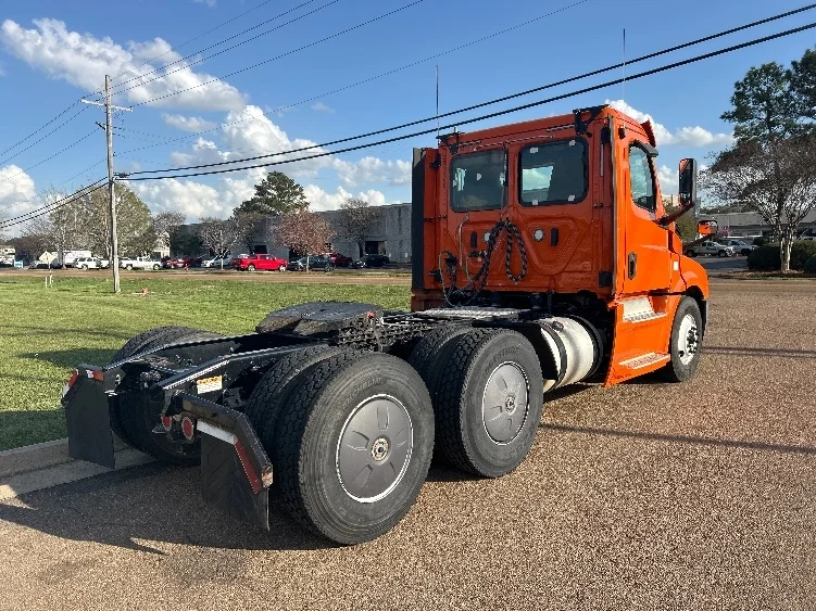 2019 Freightliner Cascadia in Richland, MS — photo 7