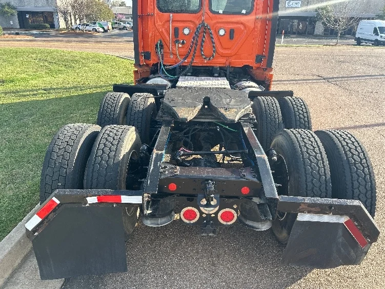 2019 Freightliner Cascadia in Richland, MS — photo 6