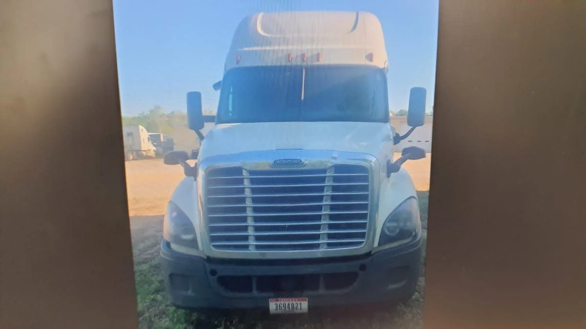 2020 Freightliner Cascadia in Birmingham, AL — photo 2