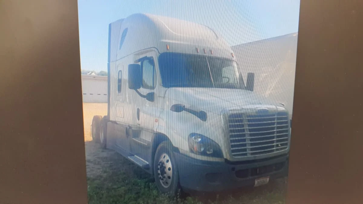 2020 Freightliner Cascadia in Birmingham, AL — photo 3