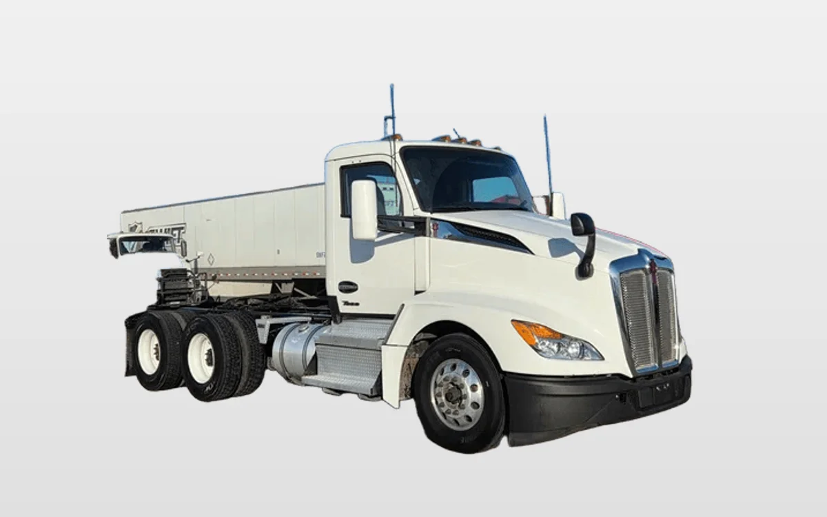 2022 Kenworth T680 - image 1